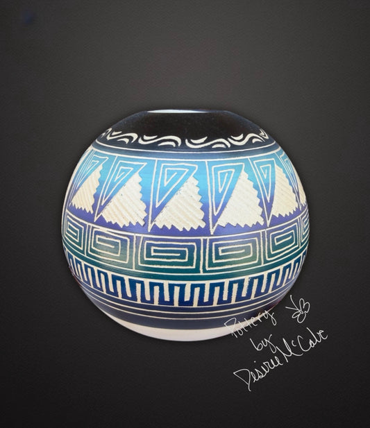 Black Medium Ball Pot Featuring A Humming Bird