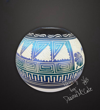 Black Medium Ball Pot Featuring A Humming Bird
